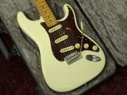 FENDER AMERICAN PROFESSIONAL II STRATOCASTER USED 2022 OLYMPIC WHITE W/HARD CASE