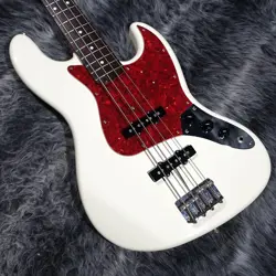 FENDER TRADITIONAL 60S JAZZ BASS USED BASSWOOD BODY ARCTIC WHITE W/SOFT CASE