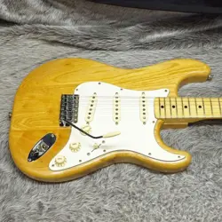 STRATOCASTER USED 1981