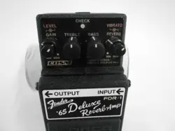 DELUXE REVERB AMP