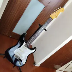 FENDER JAPAN STRATOCASTER ST62/ ELECTRIC GUITAR W/ ORIGINAL SC MADE IN JAPAN