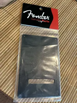 GENUINE FENDER STRATOCASTER/STRAT GUITAR BLACK BACK PLATE COVER