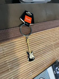 FENDER STRATOCASTER KEY