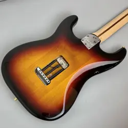 DELUXE STRATOCASTER HSS