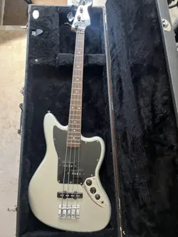 SQUIER BY FENDER JAGUAR BASS SQUIER BASS SAFE PACKING!