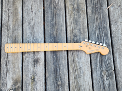 NUT VINTAGE W/TUNERS