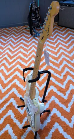 SERIES STRATOCASTER STRING