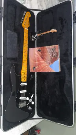 GILMOUR TRIBUTE BLACK