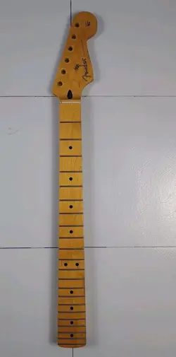 2014 FENDER MIM STANDARD STRATOCASTER MAPLE NECK MADE IN MEXICO ,PLAYER SERIES