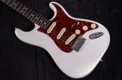 USED FENDER / AMERICAN ULTRA STRATOCASTER ARCTIC PEARL 2021 3 640KG