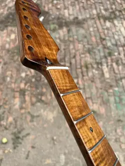 FLAME MAPLE GUITAR
