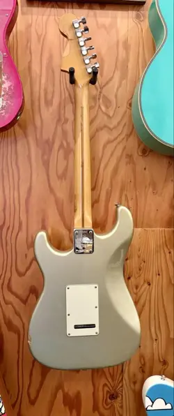 25TH ANNIVERSARY STRATOCASTER