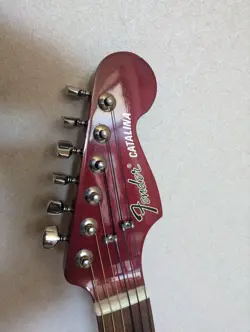 GUITAR RED WITH
