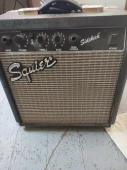 AMPLIFIER WITH WIRES