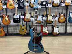 75 JAZZ STRATOCASTER