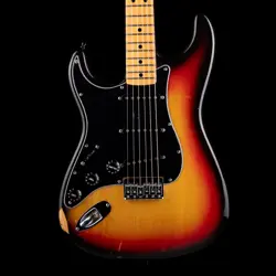 VINTAGE 1977 FENDER STRATOCASTER LEFT-HANDED HARDTAIL 3-TONE SUNBURST WITH OHSC