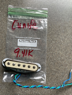 GENUINE FENDER CUNIFE STRATOCASTER/STRAT MIDDLE PICKUP - PRE OWNED