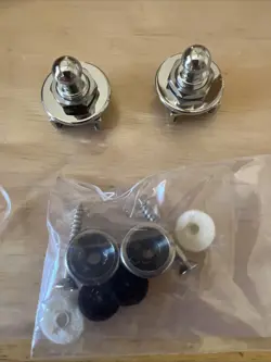 FENDER GUITAR STRAP BUTTONS