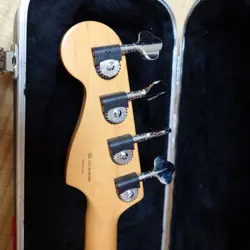 USA ELECTRIC BASS