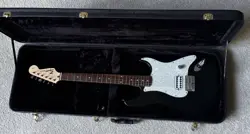 2002 FENDER SQUIER 20TH ANNIVERSARY TOM DELONGE STYLE BLACK STRATOCASTER NICE!