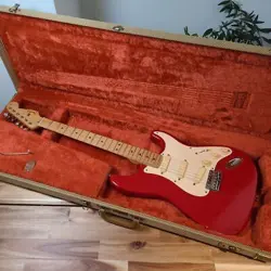 FENDER ERIC CLAPTON STRATOCASTER 1989 ELECTRIC GUITAR RED W/HARD CASE