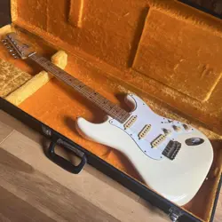 FENDER JAPAN STRATO F SERIAL FUJIGEN 1986 3.4KG