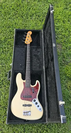 FENDER JAZZBASS BASS