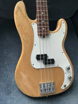 FENDER AMERICAN PRECISION