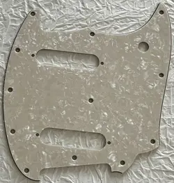 NEW GREAT-FOR FENDER OFFSET SERIES MUSTANG GUITAR PICKGUARD SCRATCH PLATE IVORY
