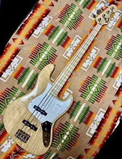FENDER MADE IN JAPAN HERITAGE 70S JAZZ BASS ELECTRIC BASS GUITAR USED FROM JAPAN
