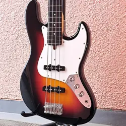 JAZZ BASS FENDER