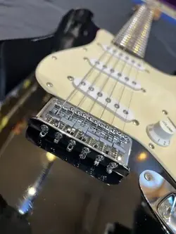 SQUIER BY FENDER MINI