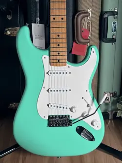 MOD AMERICAN VINTAGE II 1957 STRATOCASTER SEAFOAM GREEN FENDER NO.YG975