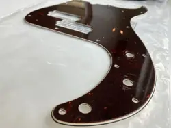 099-2175-000 FENDER STANDARD P PRECISION BASS TORTOISE 13-HOLE MODERN PICKGUARD