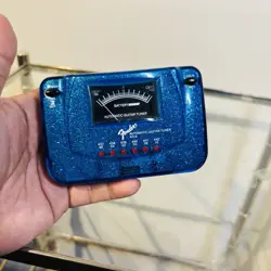FENDER AUTOMATIC GUITAR TUNER AG-6 BLUE (BATTERY NOT INCLUDED) TESTED