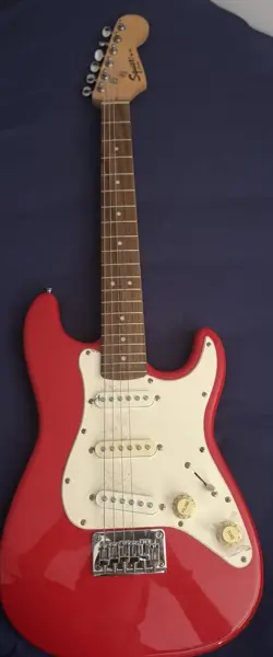 BRIGHT RED SQUIER MINI FENDER STRATOCASTER ELECTRIC RIGHT HANDED GUITAR *READ*