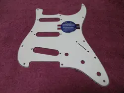 WHITE AMERICAN STANDARD STRATOCASTER PICKGUARD