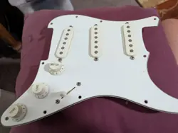 MID 1990S STRAT PICKGUARD LOADED