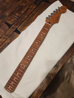 GENUINE FENDER STRATOCASTER NECK PLAYER SERIES PAU FERRO 22 FRET 9.5