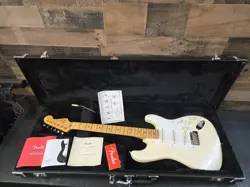 2024 FENDER LINCOLN BREWSTER STRATOCASTER OLYMPIC PEARL MAPLE FINGERBOARD W/OHSC