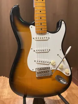 FENDER JAPAN ST57 USED 1997-2000 BASSWOOD BODY 3-TONE SUNBURST W/SOFT CASE