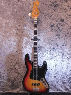 FENDER JAZZ BASS 74