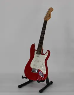 BEAUTIFUL RED SQUIER MINI BY FENDER STRATOCASTER ELECTRIC GUITAR - EXCELLENT