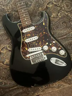 FENDER STANDARD STATOCASTER