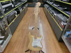 FENDER TRADNLII70S GUITAR