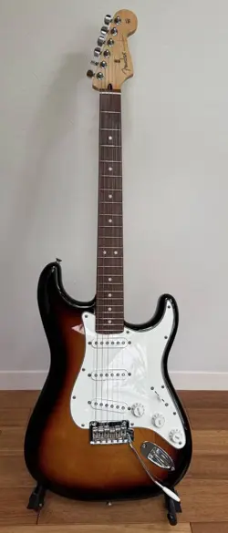 ELECTRIC GUITAR FENDER PLAYER STRATOCASTER PAU FERRO FINGERBOARD 3COLOR SUNBURST