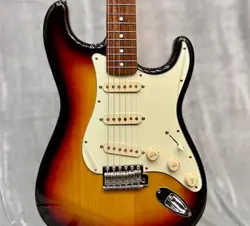 FENDER JAPAN ST62 USED BASSWOOD BODY 3 TONE SUNBURST W/SOFT CASE