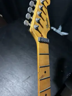 FENDER STRAT PLUS