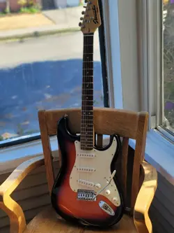 GUITAR CASE W/DIGITAL