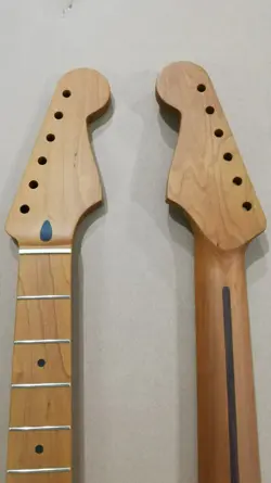 MAPLE STRAT GUITAR